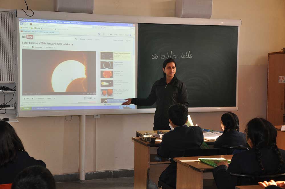 Smart Class Image 1